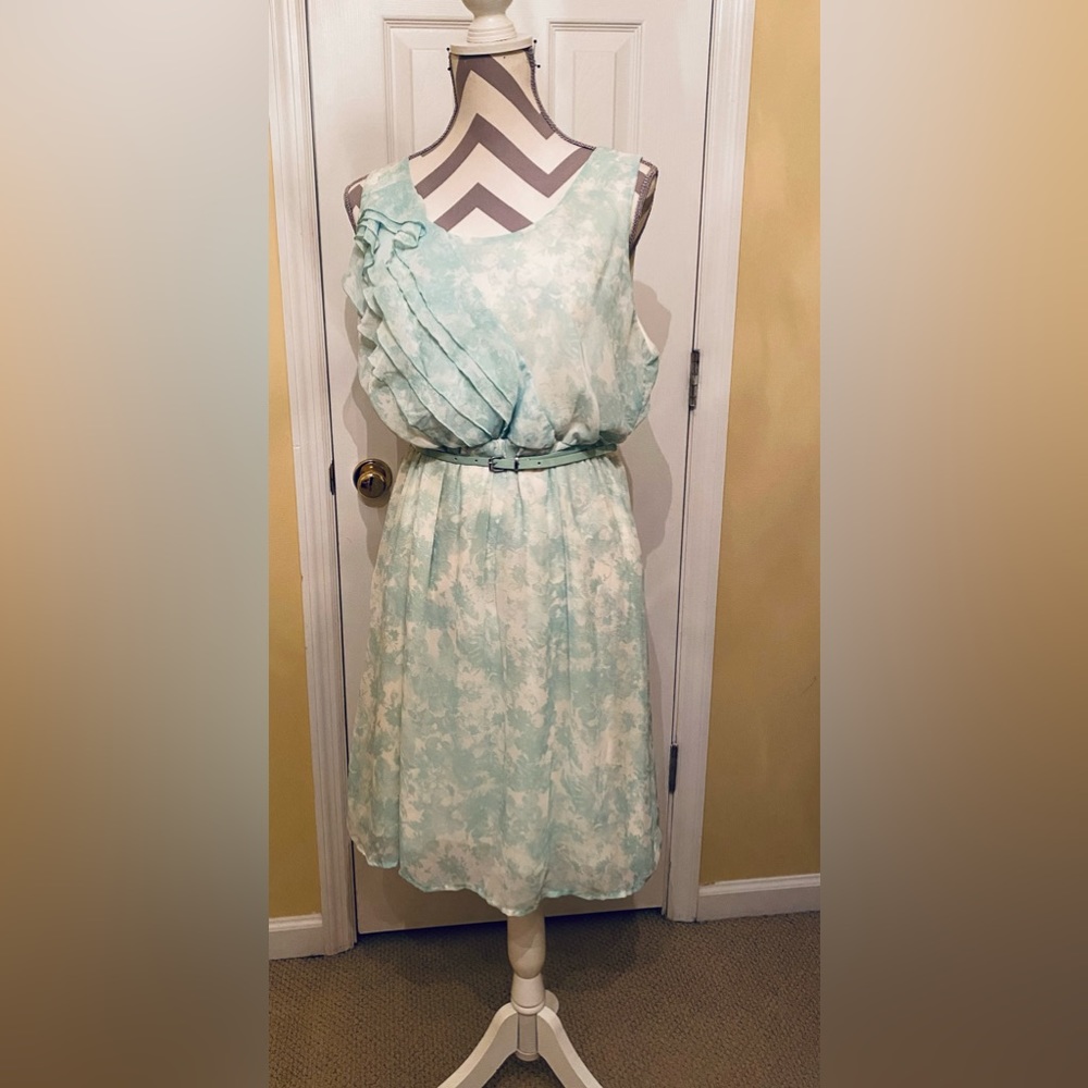 MAURICES dress - Size 1XL - Mint green and ivory floral print